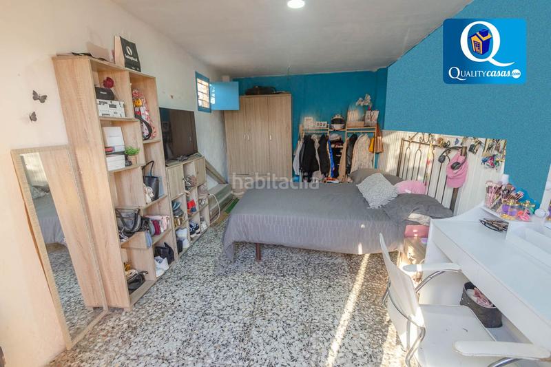 Foto 623cd39b-30b1-4e48-9287-a3b9443ab13f. Chalet mit parking in La Alcoraya Alicante