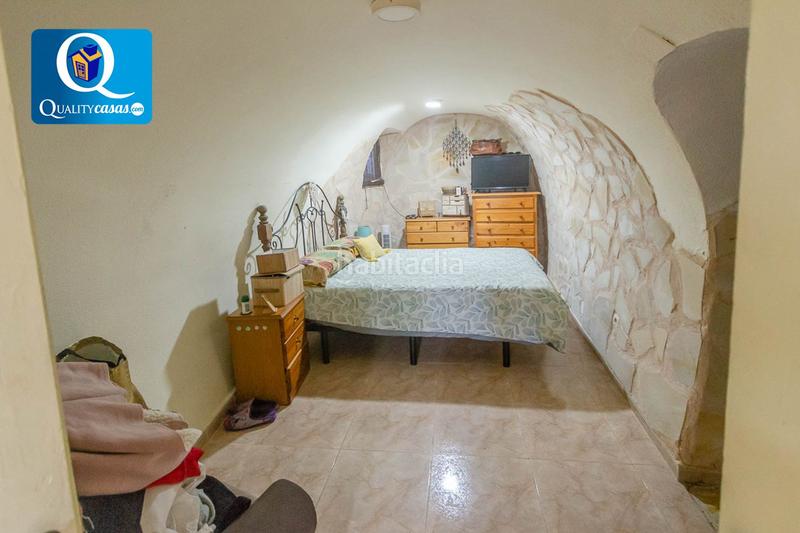 Foto eb5aa1b6-b00d-44bb-b8ad-1b816fb4f9b8. Chalet mit parking in La Alcoraya Alicante