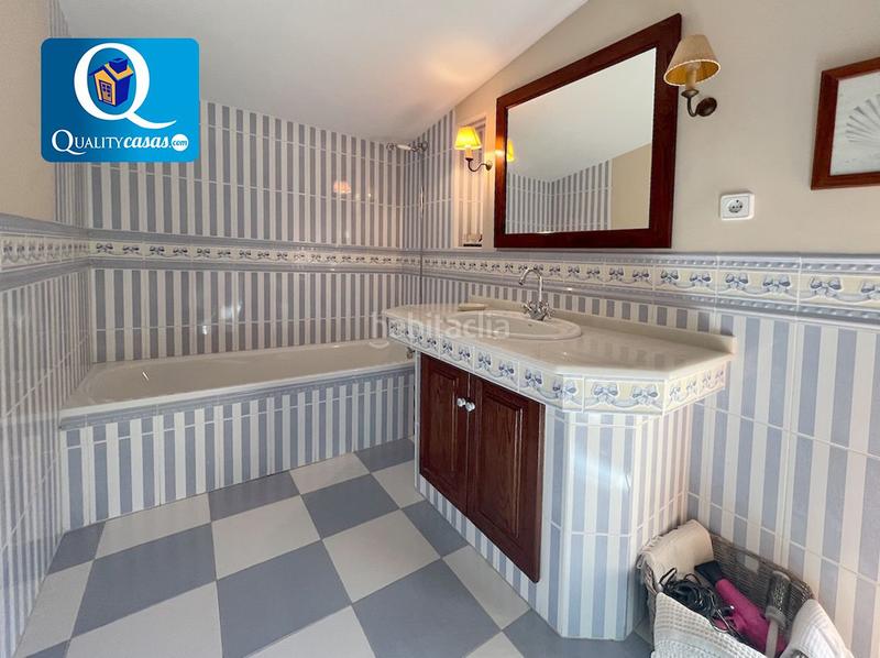 Foto 39c3de68-ac33-44c3-b3ef-e6bc124385b0. House with parking pool in Albufereta Alicante