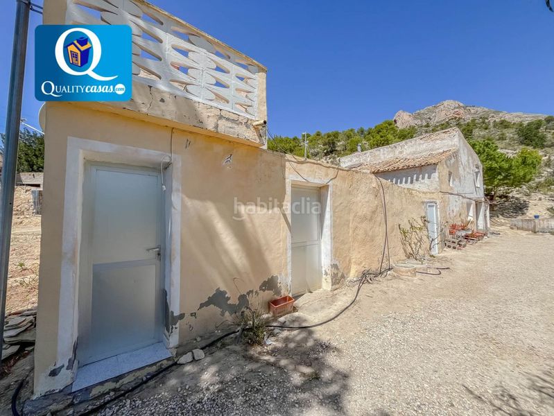 Foto 05eca813-c7e9-4e03-b3bc-98f765d8fd41. Casa amb aparcament a Xixona