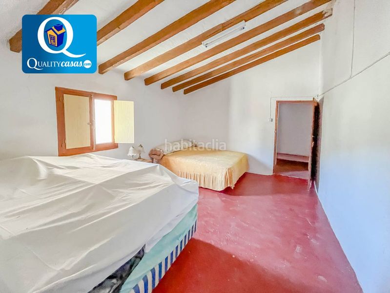 Foto 495daab8-fa1a-40fe-a3f7-b8c9139d0792. Casa amb aparcament a Xixona