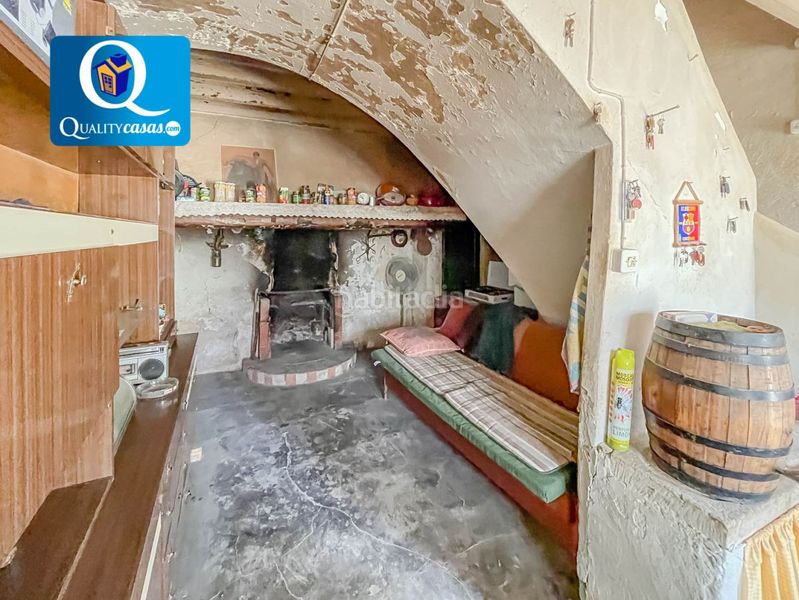 Foto 809066a8-39a0-4cd6-961a-5bc316d48d04. Casa amb aparcament a Xixona