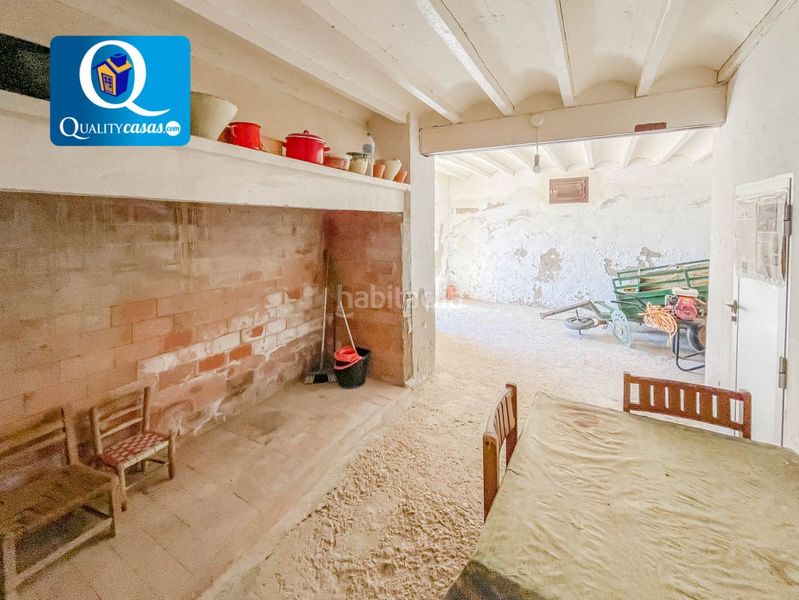 Foto 99e9f545-23ac-4b6b-bd09-030d79f49d37. Casa amb aparcament a Xixona