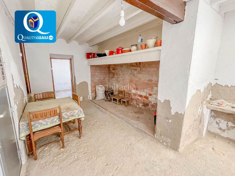 Foto a45e1aab-8293-420e-89b1-cd5c4ff7c9ac. Casa amb aparcament a Xixona