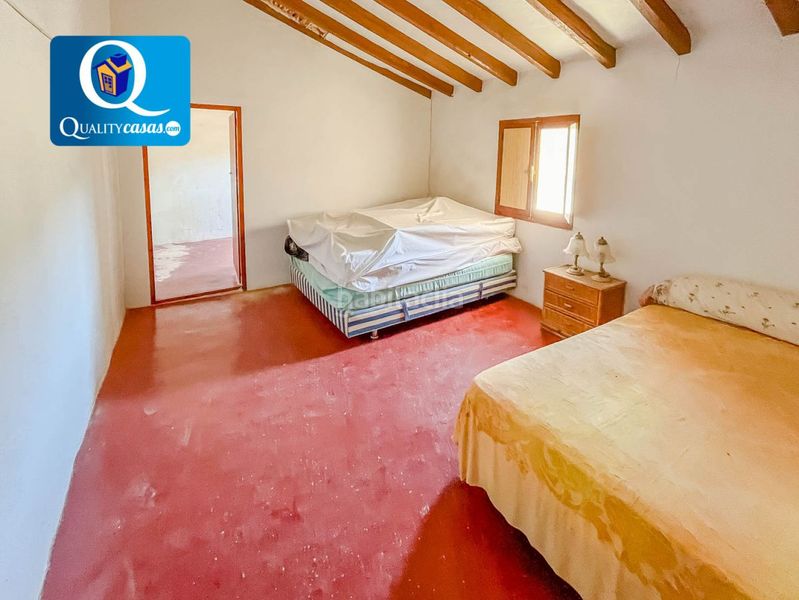 Foto b5ae01bb-7df5-4709-a688-8c5acc579087. Casa amb aparcament a Xixona