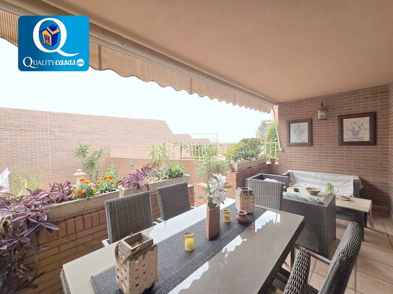 Foto d1ceec46-3fd7-48d9-8dc7-c0bf8cfd5d45. Casa amb aparcament piscina a Tómbola Alicante