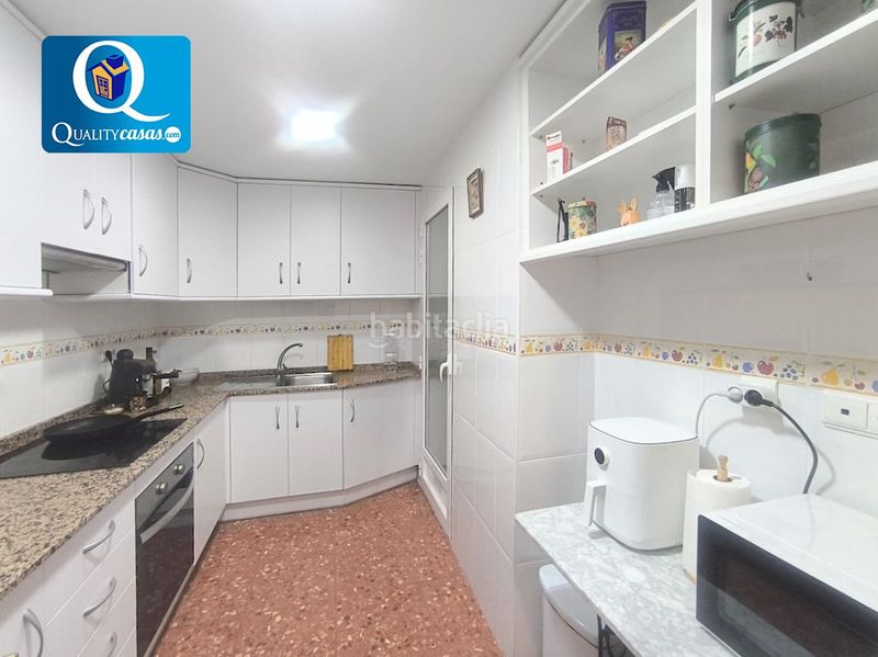 Foto feb4ffaf-b08a-4c37-9df5-4a2daf1f7867. Pis amb calefacció aparcament a Florida Baja Alicante