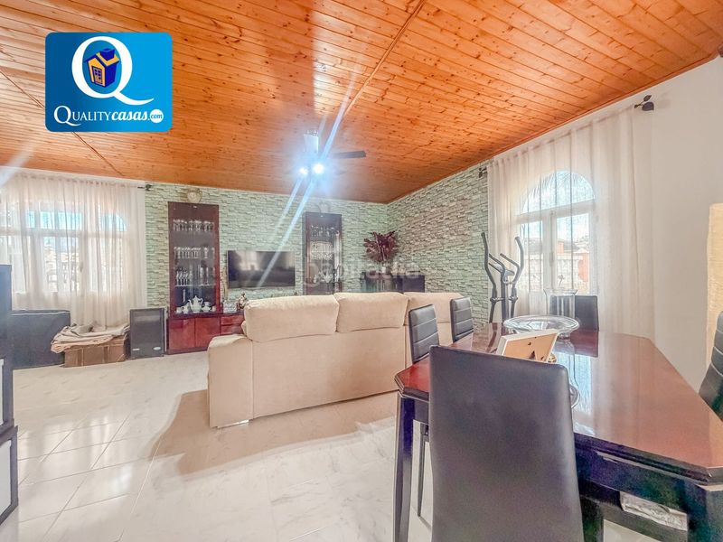 Foto a583bba5-0cc5-408c-b7a7-cbc7874aabaa. Xalet amb calefacció aparcament a Busot