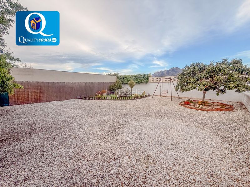 Foto d20bb0cc-543b-423f-8bf9-21b1b3721082. Xalet amb calefacció aparcament a Busot