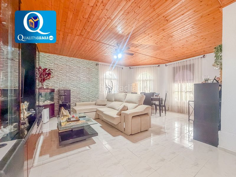 Foto dcdddc2b-c77a-4af6-ad71-2de9954d7e37. Xalet amb calefacció aparcament a Busot