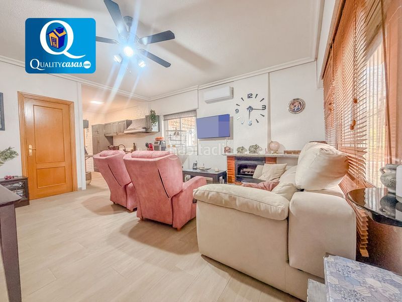 Foto f1d18916-eb0a-42a4-b2d3-19c043c3336c. Xalet amb calefacció aparcament a Busot