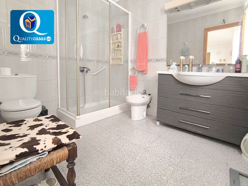 Foto d05305cb-073a-4294-9ef7-544666d27869. Casa a schiera con riscaldamento in Campoamor Alicante