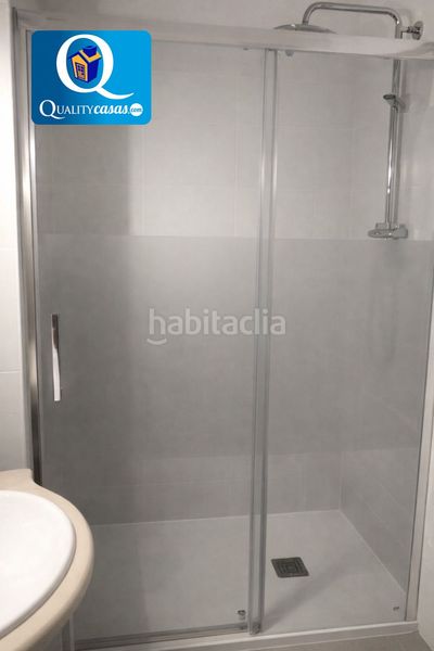 Foto b7ecbc58-e0a0-4400-9b43-92af3e9efe7c. Pis a Campello Playa Campello (el)