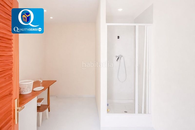 Foto d631c181-86b7-4ab3-a443-b4a043acd445. Local comercial a Petrer