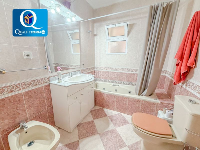 Foto 80f66e32-2a75-47cb-a427-0534aabfe8e2. Chalet  en venta en rio park, 4 dormitorios. en Mutxamel