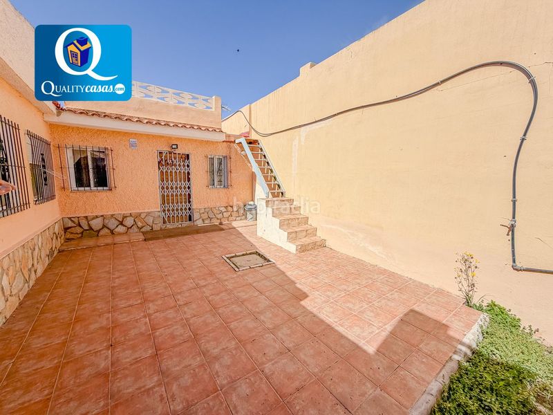 Foto c5ebf44f-cb8b-4b92-9f91-adf15d6f8974. Chalet  en venta en rio park, 4 dormitorios. en Mutxamel