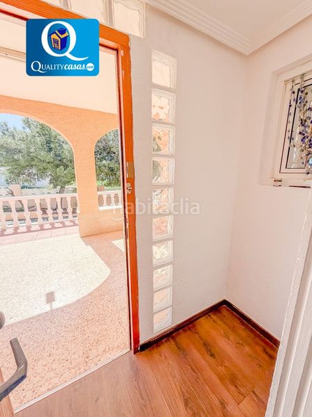 Foto d7bc2c9c-3a44-42da-b31b-cff1029dccde. Chalet  en venta en rio park, 4 dormitorios. en Mutxamel