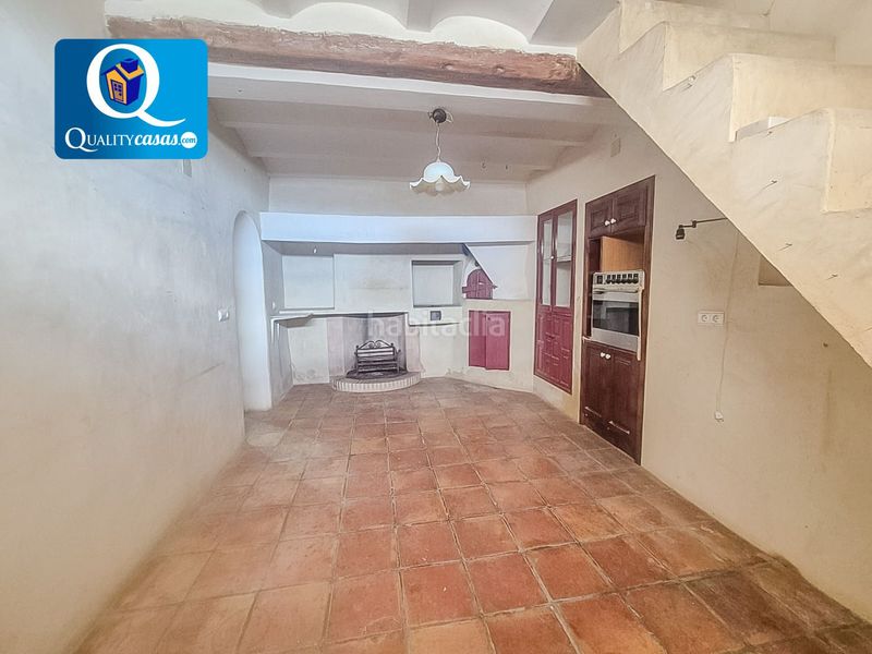 Foto a89d4e4c-85ab-4917-8a1b-0b0a3892f80f. Casa amb aparcament a Xixona