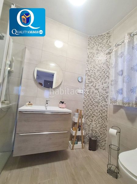 Foto 7f799967-4c39-4d2f-ae0f-fdc26c73f0a9. Casa amb aparcament a Busot