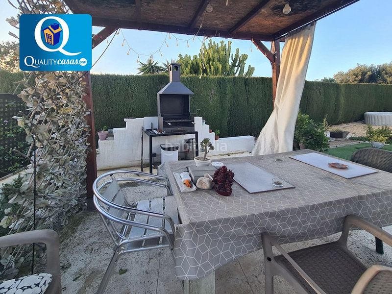 Foto f6e2bcb4-91c9-44cb-b549-a74fb116b9c2. Casa amb aparcament a Busot