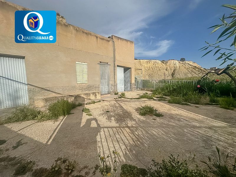 Foto 04f85d8c-41ae-4c4b-9979-a366f29378c4. Masia a Xixona