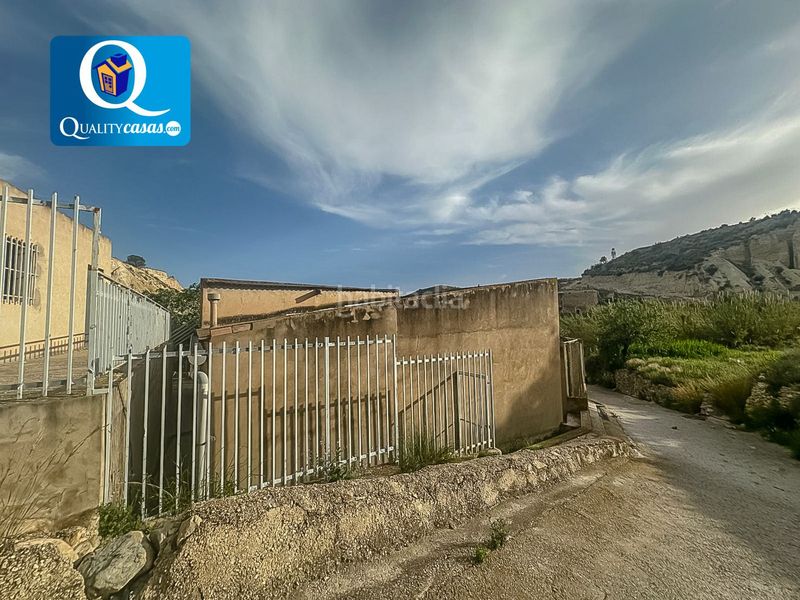 Foto eb24e684-d1f1-4c8f-aba4-cdd606eb0671. Masia a Xixona