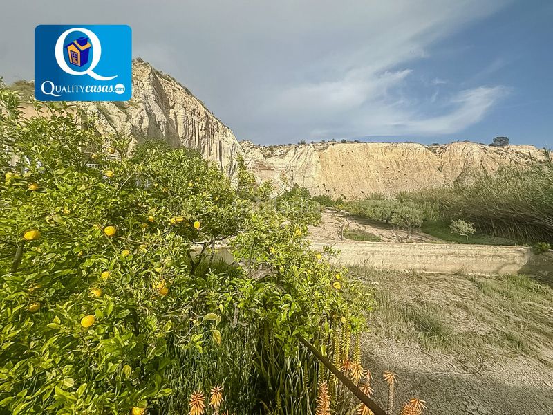 Foto c0b661a7-f431-48dc-aca0-157eef3090a7. Casa a Xixona