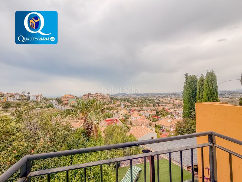 Foto cada279b-b471-435f-baf7-a8b4e18e9ca2. Casa adossada amb aparcament piscina a Bonalba-Cotoveta Mutxamel