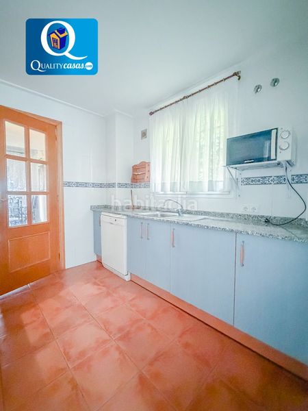 Foto e4bea844-2f79-44c0-9336-b116fd2a204e. Casa adossada amb aparcament piscina a Bonalba-Cotoveta Mutxamel