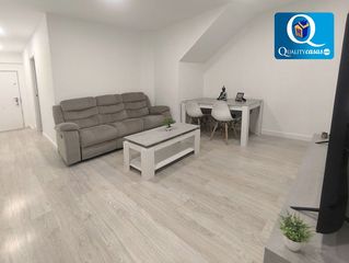 Casa a Centro. Casa en venta en elda, 4 dormitorios.