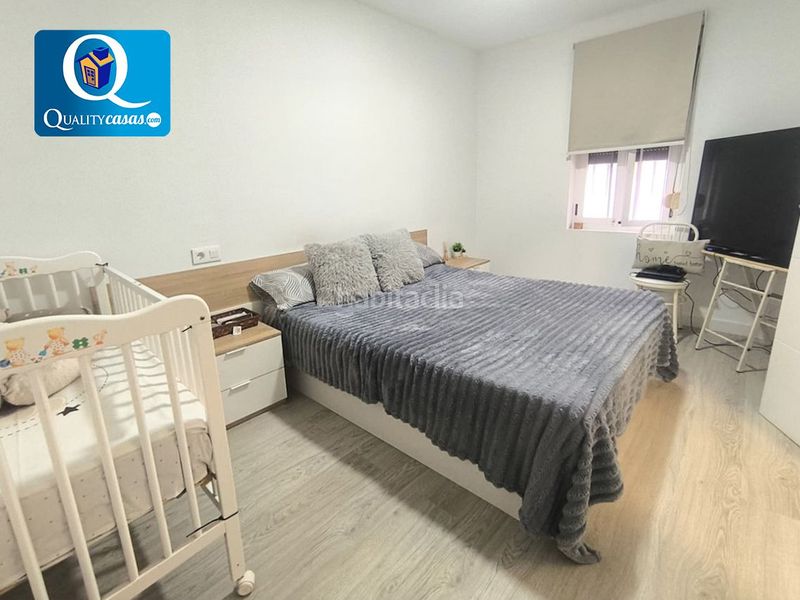 Foto f43db52a-4bd3-42ec-b713-cd006148bfb4. Casa a Centro Elda