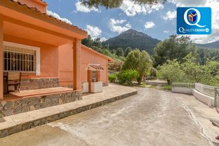 Chalet in Tibi. Villa en venta en tibi, 5 dormitorios.