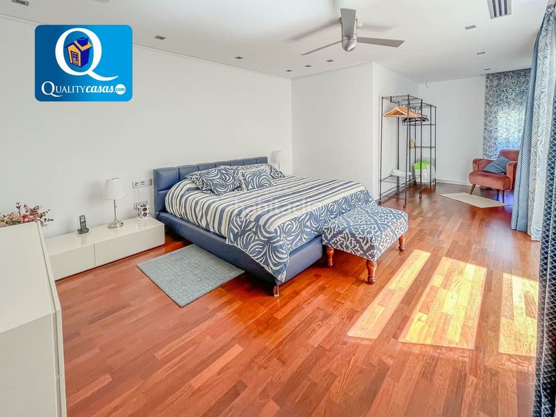 Foto fbe81946-4b5e-4549-a3f3-df3c0aa853ff. Chalet with heating parking in Santa Faz Alicante