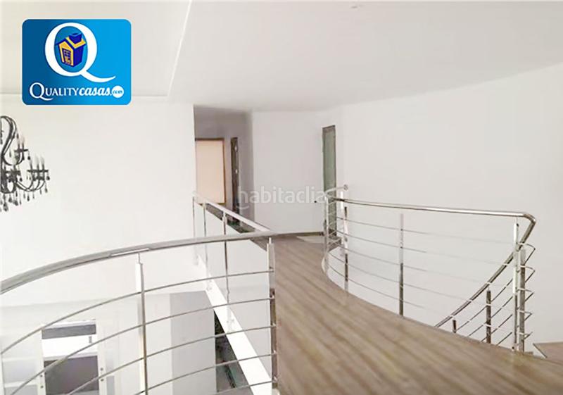 Foto 4fe96c1a-34a8-439c-8b21-2f96cd180005. Chalet avec parking dans Peña de las Águilas Elche / Elx