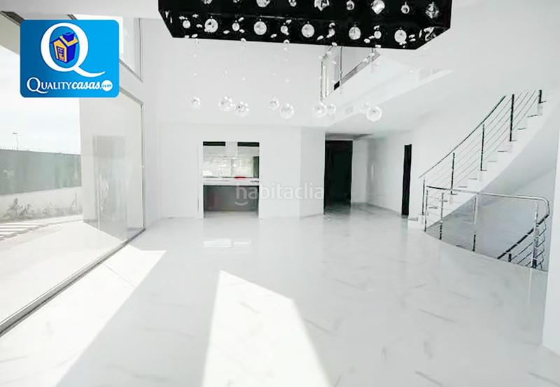 Foto 6da12301-9e0b-4ae6-b3c8-245948797c42. Chalet avec parking dans Peña de las Águilas Elche / Elx