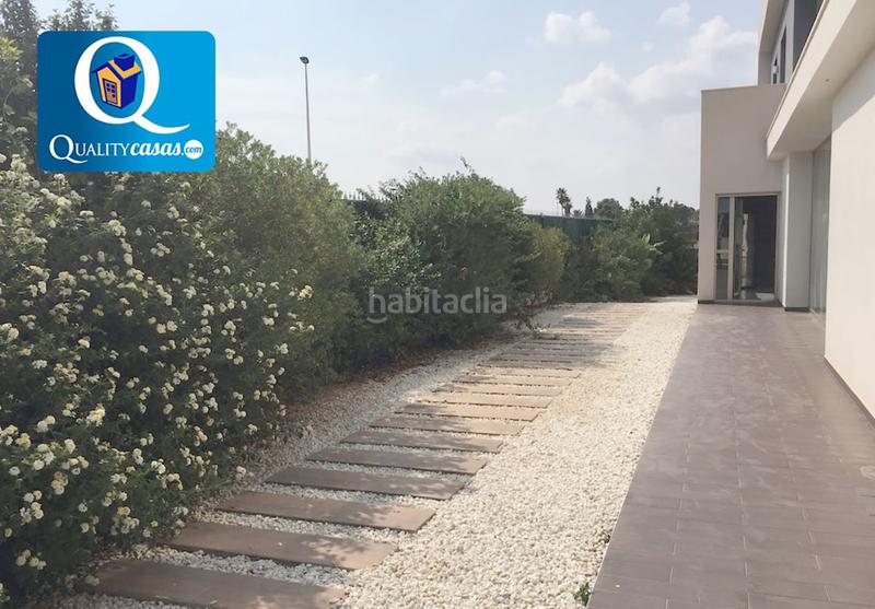 Foto f54bd98f-5219-4502-93d0-8b33a28e7d15. Chalet avec parking dans Peña de las Águilas Elche / Elx