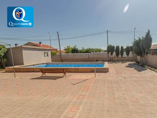 Chalet à Villamontes-Boqueres. Villa en venta en canastell, 4 dormitorios.