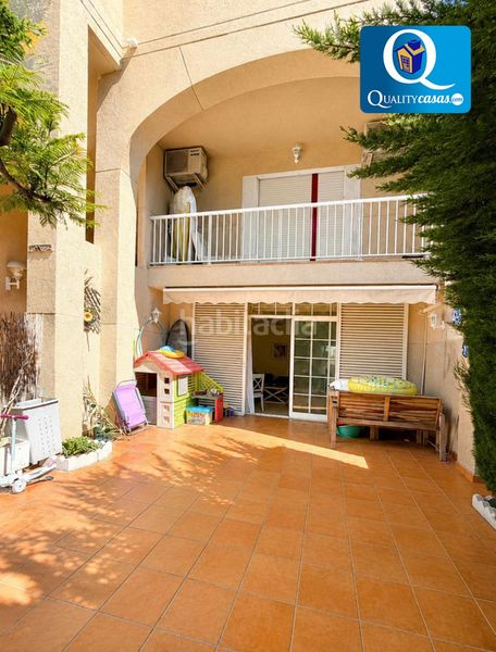 Foto bbd82028-f1db-4025-a68f-e74a5d631778. Casa adossada amb aparcament piscina a Playa Muchavista Campello (el)