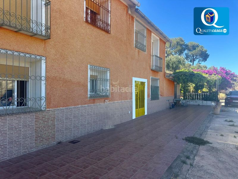 Foto 0f39bd2e-3e3f-456d-b9db-c16c15fa8378. Casa amb aparcament a Xixona
