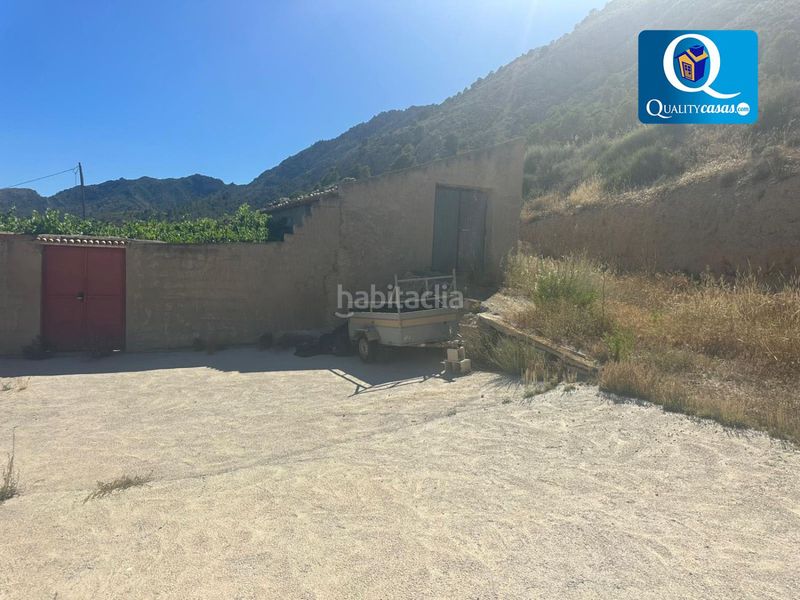 Foto c442718d-3079-486f-be92-8bef32103966. Casa amb aparcament a Xixona