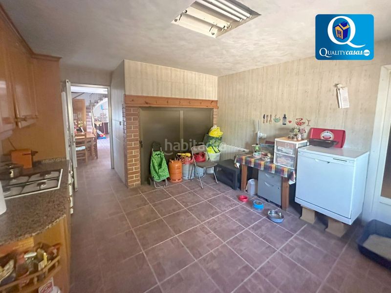 Foto d952452d-aac6-40c7-9297-fe6544d42aa0. Casa amb aparcament a Xixona