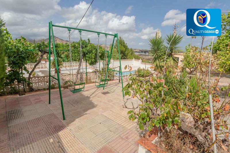 Foto 40d8de8a-9b43-473d-a254-acb0c5e1f2d6. Casa amb aparcament a Agost