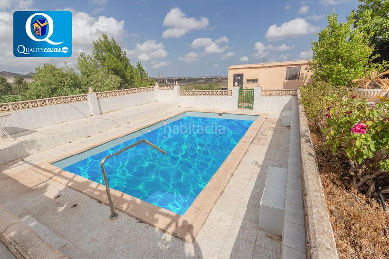 Foto c2f29514-8c6e-4134-923c-e09711eaa158. Casa amb aparcament a Agost