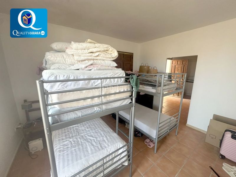 Foto 5e8cdde3-678a-46bb-b66f-9e701da28209. Casa amb aparcament a Xixona