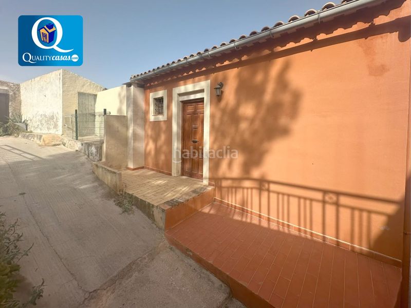 Foto 9a1c2a99-d081-4a5c-b3f7-d7bafbbdd57e. Casa amb aparcament a Xixona