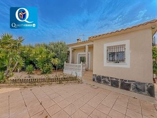 Chalet à Aigües. Villa en venta en aigües, 3 dormitorios.