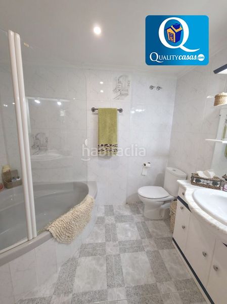 Foto ec54f62b-a469-49d0-81dd-62926afb8024. Casa a Xixona
