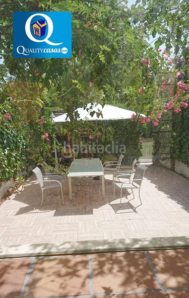 Foto 5ff209e9-5f65-4ef9-8a1d-fa37807ef770. Casa amb calefacció aparcament piscina a Petrer