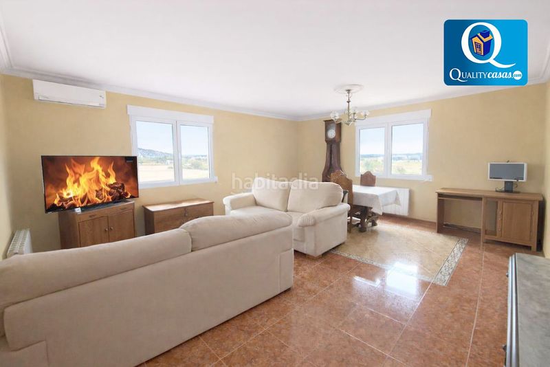 Foto 5c4a284c-6742-4705-84fc-b99c4fedcf94. Chalet villa en venta en Fontcalent, 5 dormitorios. en Alicante