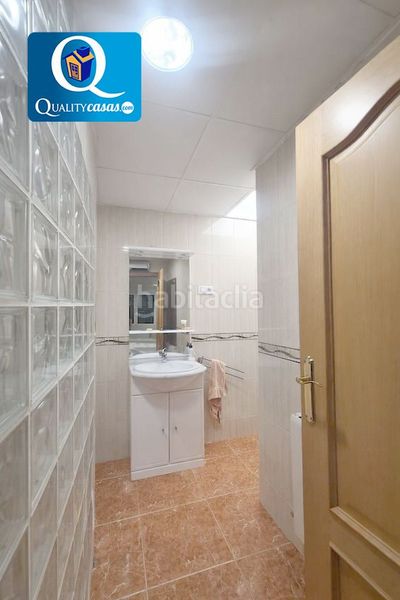 Foto 9738d3fc-2307-4ce5-bc79-59d059fc876e. Chalet villa en venta en Fontcalent, 5 dormitorios. en Alicante